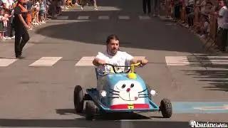 Ocho extravagantes autos locos ponen la diversión a pie de calle en plenas fiestas de Abarán