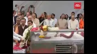 PM Narendra Modi pays tribute to VHP leader Ashok Singhal