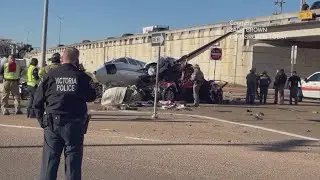 4 injured after plane crashes into 3 cars on Victoria highway