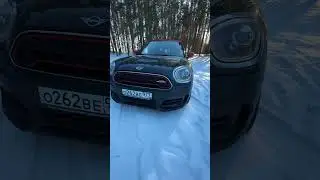 В продаже Mini Countryman JCW John Cooper Works.