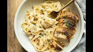 Healthy Chicken Alfredo (Cauliflower Sauce)
