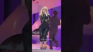 Sabrina Carpenter singing &ldquo; Feather &ldquo; Pittsburgh Short N Sweet Tour Night 1 💛 #sabrinacarpenter