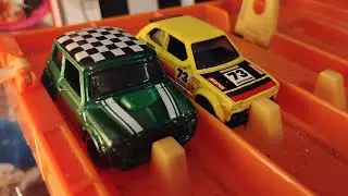 Custom Classic Hatchback drag race. 1964 Austin Mini Cooper Custom vs 1973 Honda Civic Custom.