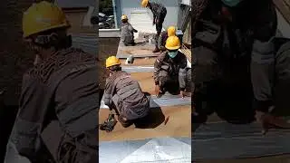 Penambalan ducting AHU dengan lakban waterproof
