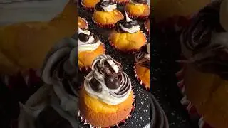 Orange cupcakes with chocolate hearts #orangecake #cupcakes #orangecupcakes