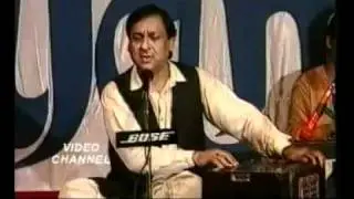 Ghulam Ali - Chamakte Chand Ko.flv