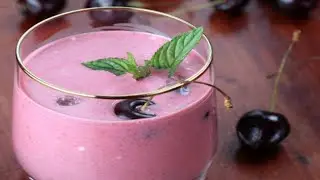 How To Make Cherry Milkshake Recipe | Summer Refreshing Drinks | Cherry khane Ke Fayde
