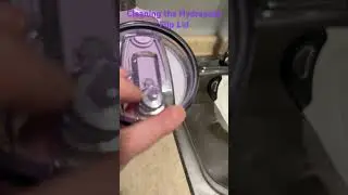 Cleaning the Hydrapeak Straw Lid!!  #hydrapeak #tumbler #hydra #water  #health #mold #cleaning