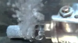 アルミ粒（0.6ｍｍ～1mm）を焼結させました。