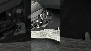 Замена салонных фильтров на Tesla Model 3