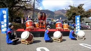 もみじ谷と弥彦山太鼓公演