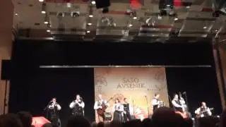 Saso und Gregor Avsenik mit den Oberkrainern
