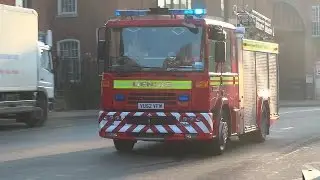 Dennis Sabre fire engine responding with two tone sirens 🚒