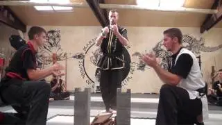 Ma&icirc;tre Derosiere - Casse de tuiles - Style du Coq - Manchuria Kung Fu (MKF)