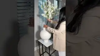 ✨ Elegant home vibes only! Watch me style this stunning white floral arrangement 🌸✨