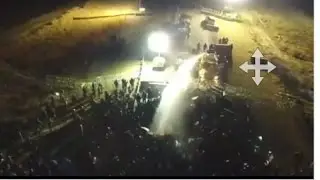 400 DAPL protesters &lsquo;trapped on bridge&rsquo; as police fire tear gas, water cannon,ITS 26 DEGREES