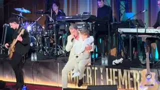 Concert$ - Robert van Hemert in Tuschinski 2025 - Kleine jongen.