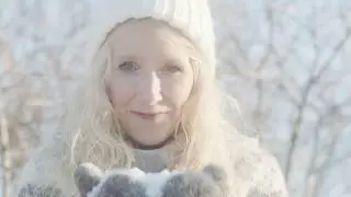 Susan Aho - Pieniä eleitä (Official Music Video)