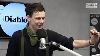 K&aelig;mpeedderkoppen Dorte p&aring; bes&oslash;g i Radio Diablo