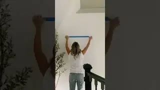 How to hang a picture with 2 hooks level in one try!