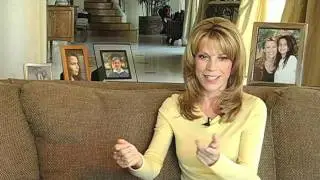 Vanna White Shops for Yarn!