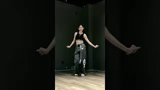K-POP Your Style! Fierce Fashion for Dance Queens