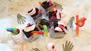 Halloween Grave Yard Cups | Zombie Dirt Cups | Easy Halloween Recipe for Parties