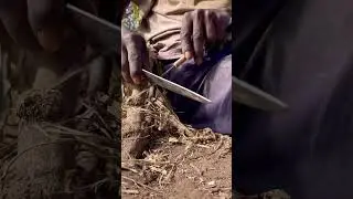 Hadzabe bushcraft making weapons Arrows #africa #bushman #hunting #bushcraft #hadzabe #survival