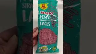 FIZZY STRAWBERRY LACE YUMMY  ASMR 😋    #shorts #viral #asmr #fizzy #strawberry #yummy  #satisfying