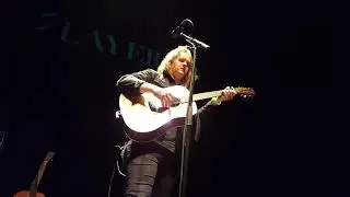 Lewis Capaldi - Bruises (Live @Grand Theatre, Groningen 18-12-2017 - 7 Layers Sessions )
