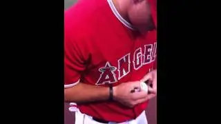Mike Trout Signing Autographs