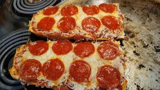 Quick Easy French Bread Pizza 🍕 #food #recipe #easy #pizza #delicious #cheap #diy #lunch #fast