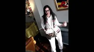 INTERESSANTE LOOK ALLA MODA CON CAPI RIUTILIZZATI E MESSI NEL DIMENTICATOIO !