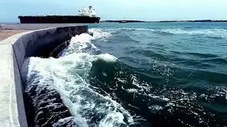 8ft Wall of Water from Tanker Ship -  Water Displacement 