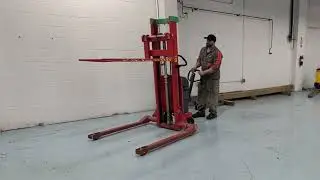 Interthor Straddle Pallet Stacker 2200 lbs