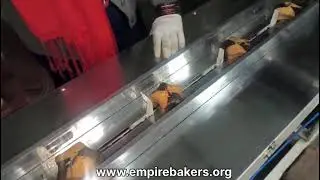 Double Color Star Cupcake production #cake #viral #cupcakemachine #doublecolorcupcake