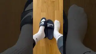 Nike Flip Flops on feet white Nike socks and shiny Sporttights