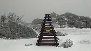鳳凰三山薬師岳山頂は一瞬雪が止んで僕の登頂を歓迎してくれたかの様な&hellip;&hellip;😁🤭