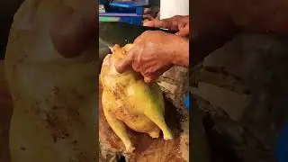 పచ్చడి కోసం పందెం కోడి పెట్ట మాంసం😋 #chicken #chickencutting#shorts#viralshorts #natu kodi curry