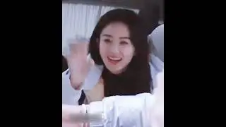 #zhaoliying waving hand to the fans