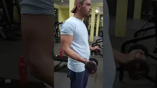 2.5 + 2.5 kg dumbbell 😂 biceps heaviest dumbbell my gym #shorts #motivation #youtubeshorts #trending
