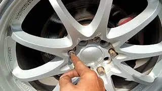 Cara buka wheel lug bolt tyre loose tanpa rosakan sport rim #tipsandtricks #mechanic #automobile