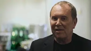 Exclusive Interview: Fashion Designer Michael Kors &ldquo;Walks&rdquo; and &ldquo;Talks&rdquo; in Shanghai