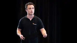 Using persistence.xml vs. programmatic approach for configuring your Hibernate persistence layer.