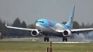 Thomson (TUI UK) B737-8K5 G-FDZZ Landing at a sunny DSA (8/4/17)