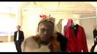 Jonte' the artist performs  