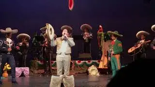 Las Grandes Voces del Mariachi - Que Chulada de Mujer/Dos Arbolitos/Por Un Amor/Toro Relajó