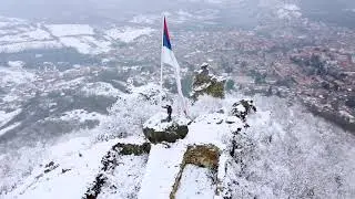 Zvečan brdo  (  Звечан брдо )