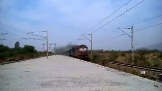 ET WDM-3A twins with Japiur-Yesvantpur Garibrath Special!