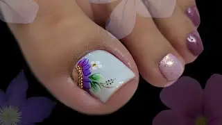CÓMO decorar tus UÑAS de los pies🦶🏼con tono lila 💜🌸#miarteentusuñas #nailart .